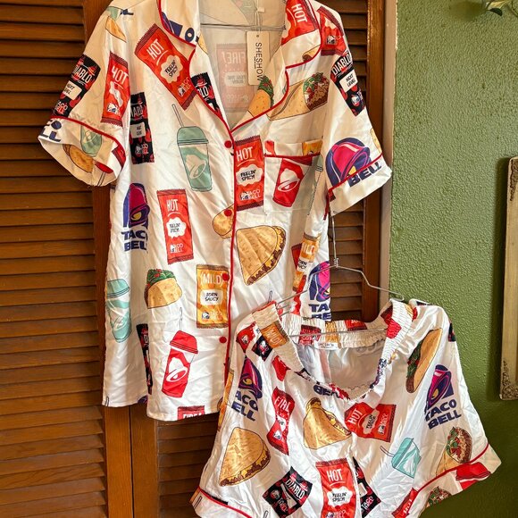Taco Bell Pajama PJ Set Short Sleeve Shirt and Shorts NWT Size M - Picture 1 of 6